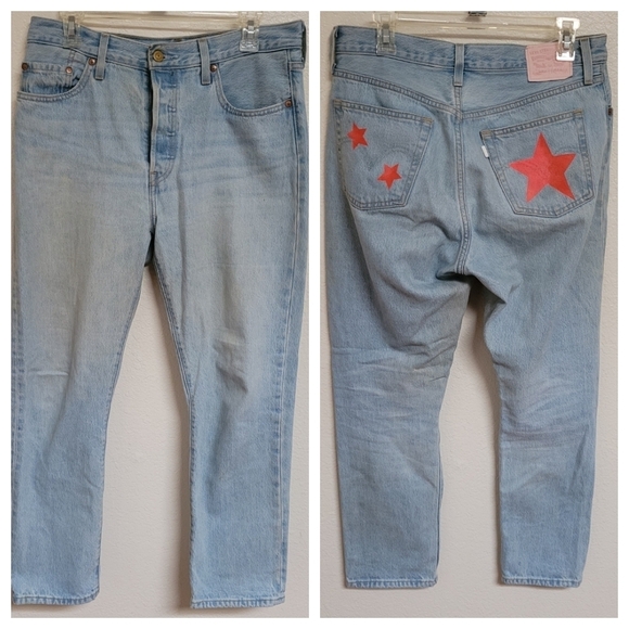 Levi's Premium 501 Light Wash Staright with Stars on Pockets - Picture 1 of 9